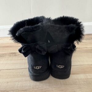 UGG Black Boots with Furry Trim and Bows